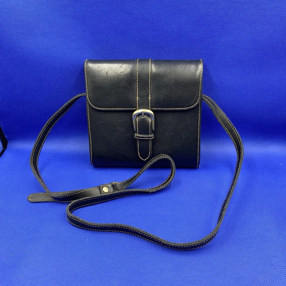 GH BASS & CO Purse Cross Body Black Leather w/ Buckle Design Style Vintage